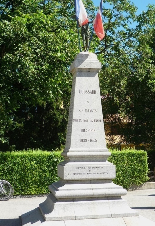 War Memorial Doussard #1