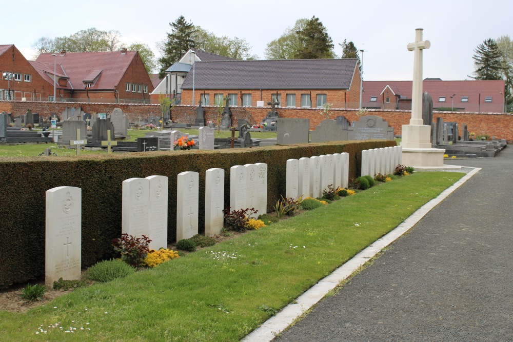Commonwealth War Graves Chièvres #2