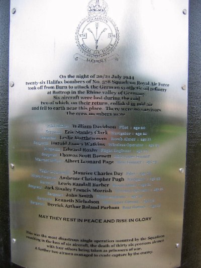 Monument Neergestorte Halifax Bommenwerpers #2