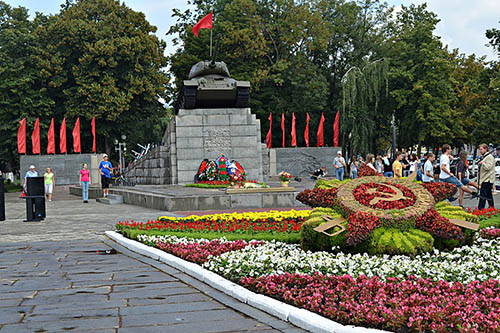 Bevrijdingsmonument (T-34/85 Tank)