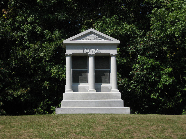 Monument 5th en 17th Iowa Infantry