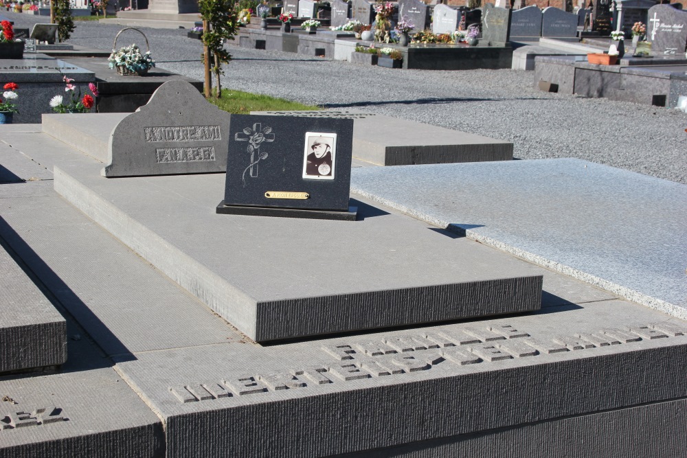 Belgian Graves Veterans Naast #1