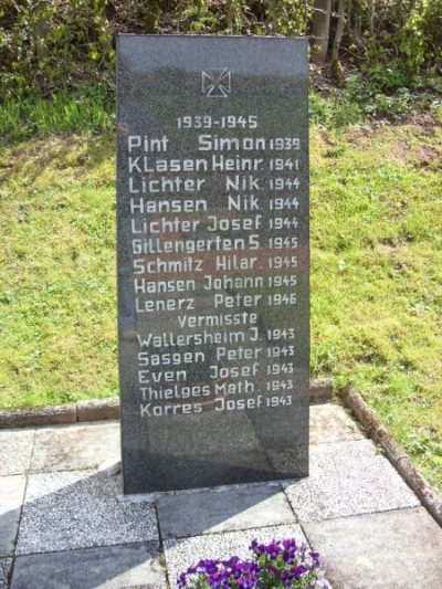 War Memorial Balesfeld #3