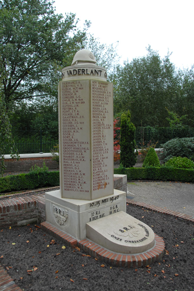 Monument 8 R.I. Dutch Military Cemetery Grebbeberg #3