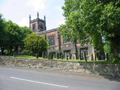 Oorlogsgraf van het Gemenebest Holy Trinity Churchyard