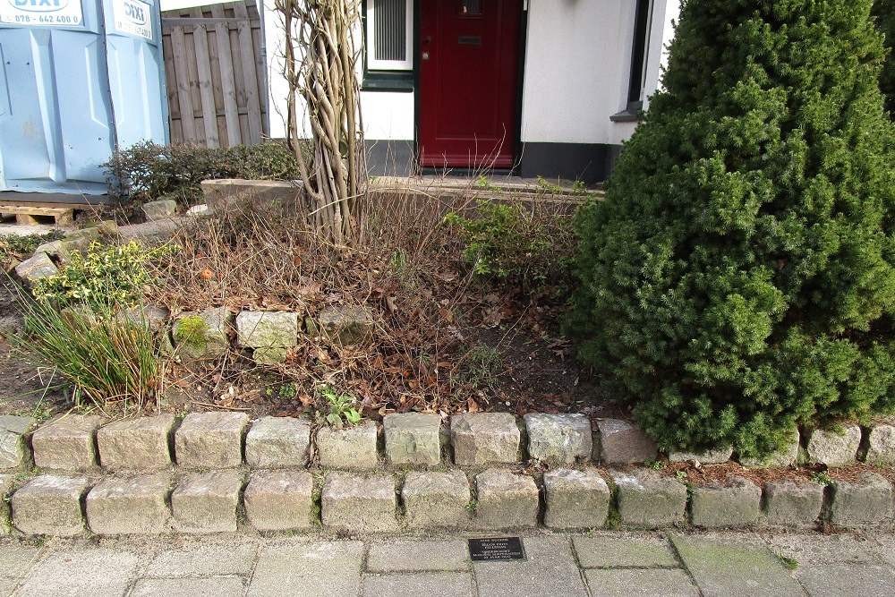 Remembrance Stone Zutphensestraat 141 #2