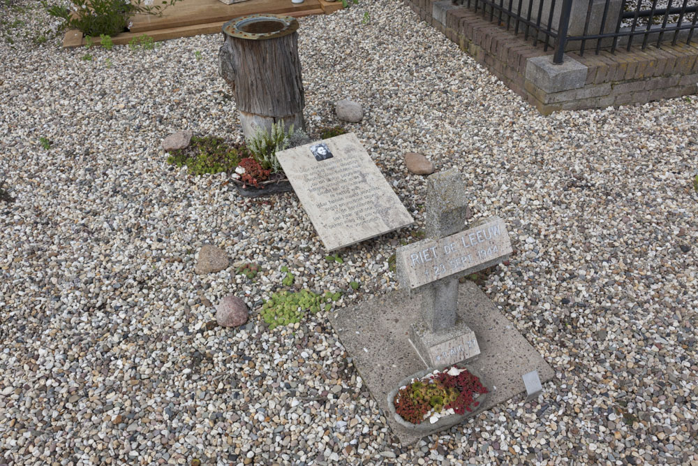 Nederlandse Oorlogsgraven Protestante Begraafplaats Driel #3