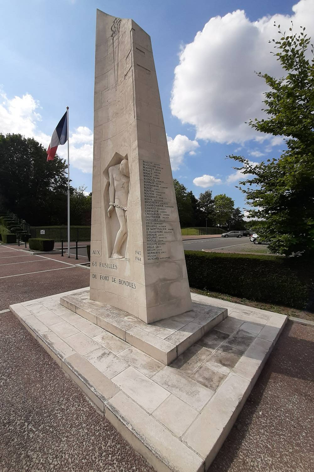 Monument Executed Bondues #4