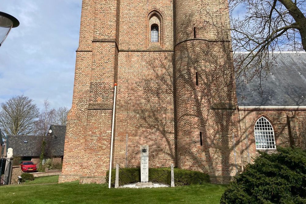 Oorlogsmonument Oostkapelle #3