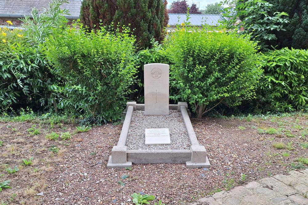 Commonwealth War Grave Dreuil-lès-Amiens #1