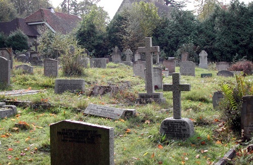 Commonwealth War Graves Holy Trinity Churchyard