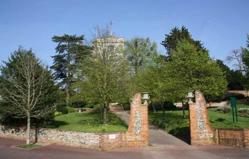 Oorlogsgraven van het Gemenebest St. Mary and St. Nicholas Churchyard #1