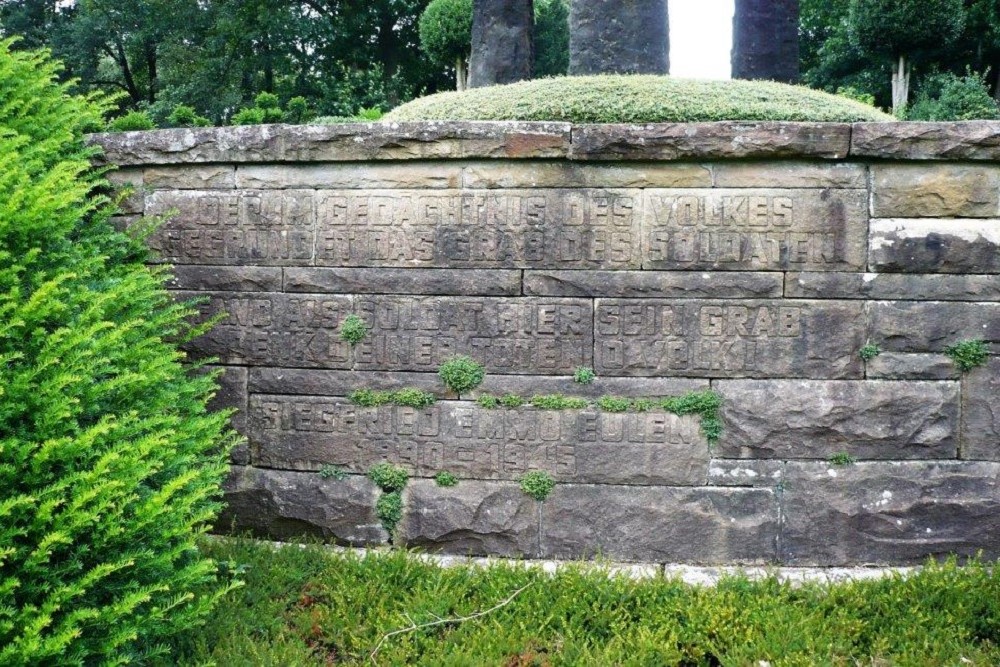 Monument Duitse Oorlogsbegraafplaats Weeze #2