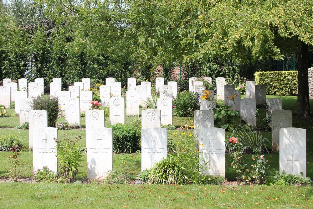 Commonwealth War Cemetery Morbecque #3