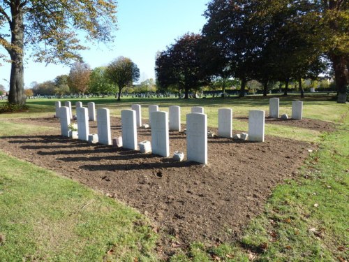 Commonwealth War Graves Kingston Cemetery #1