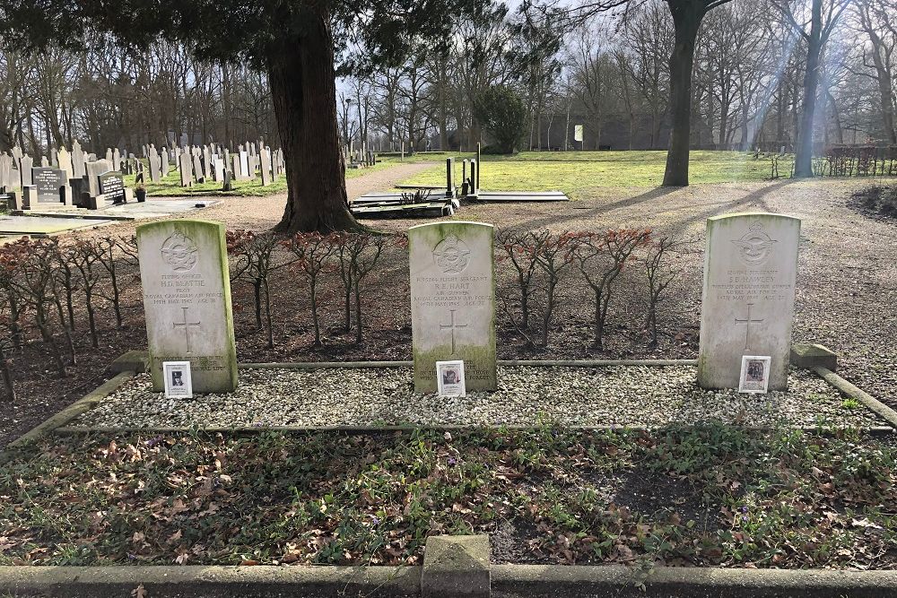 Commonwealth War Graves Avereest