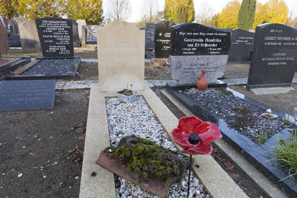 Dutch War Grave Reformed Cemetery Oudewater #4