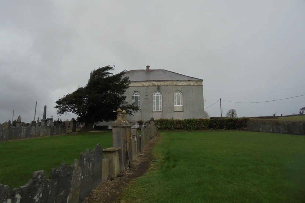 Commonwealth War Grave Henllan-Amgoed Congregational Chapelyard