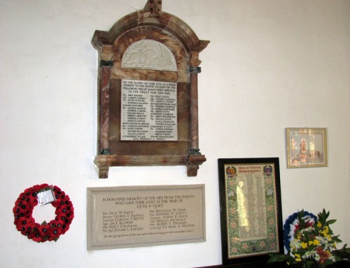 Oorlogsmonument St George Church Saham Toney #1