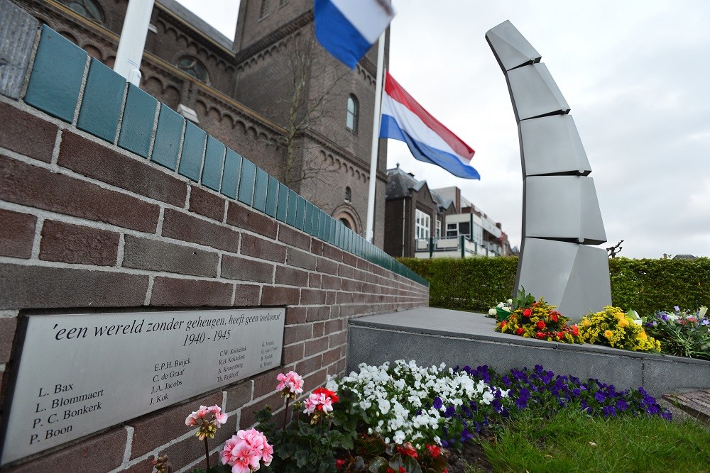 War Memorial Assendelft #2