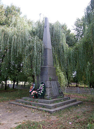 Oorlogsmonument Cheremoshne #1