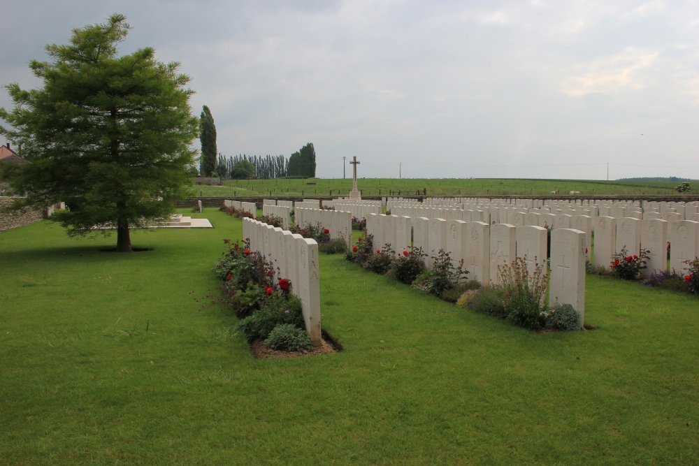 Commonwealth War Graves Moeuvres Extension #4