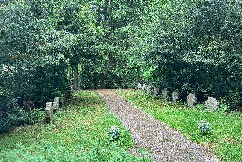 Duitse Oorlogsbegraafplaats Augustdorf #1