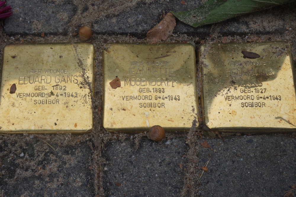 Stolpersteine Burgemeester Weertsstraat 85