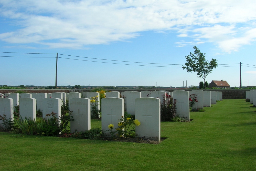 Commonwealth War Cemetery Dochy Farm New British Cemetery #2