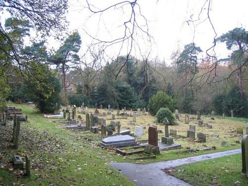 Commonwealth War Graves St Peter New Churchyard