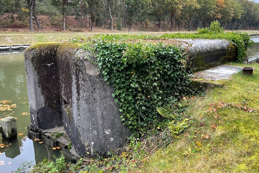 Bunker 7f Border Defence Bocholt-Herentals Canal #2