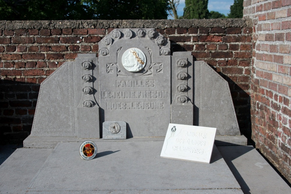 Belgian Graves Veterans Voroux-Goreux #2