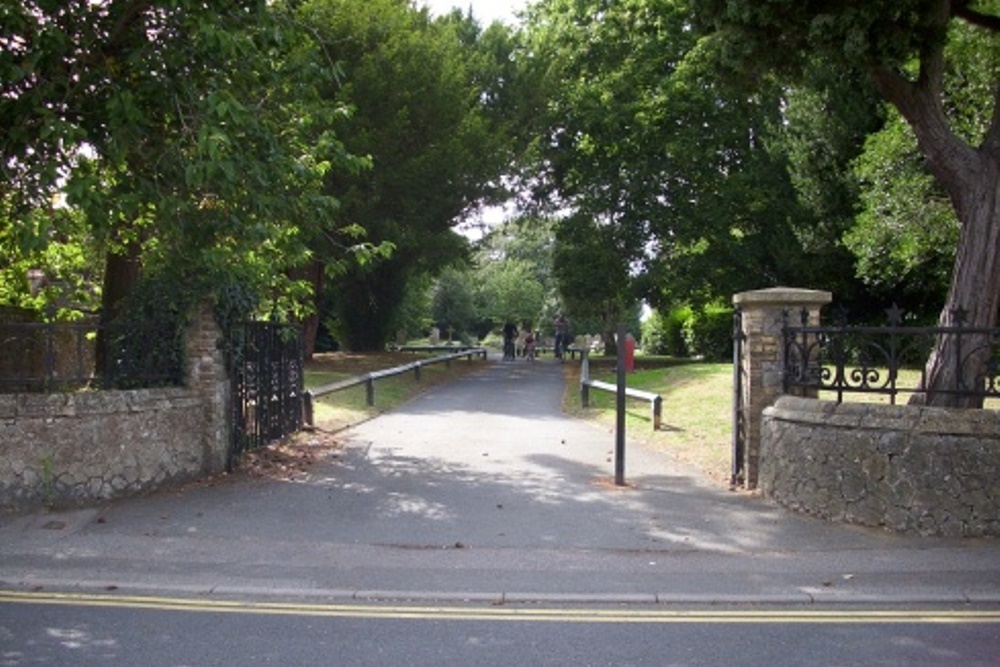 Commonwealth War Graves Willesborough Cemetery