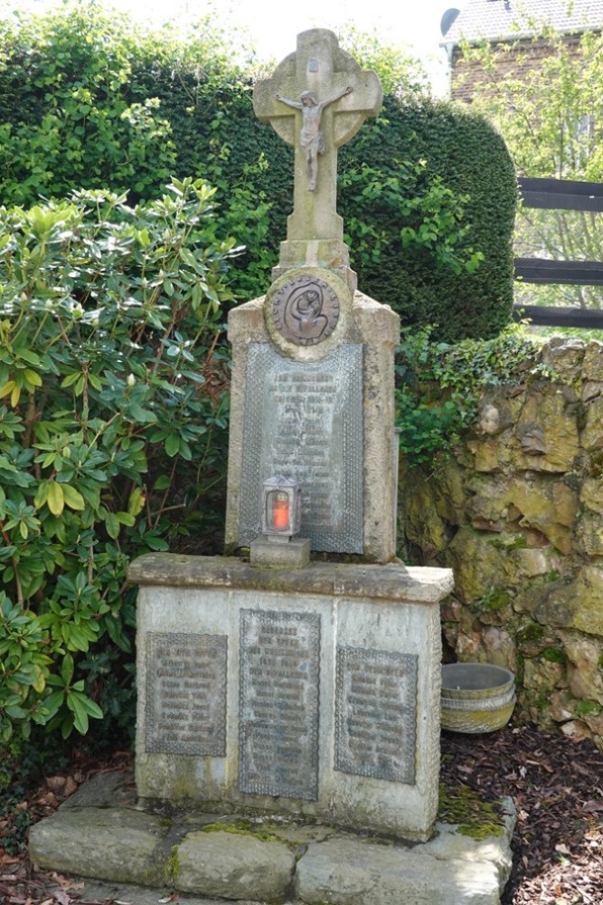 War Memorial Berzbuir #5