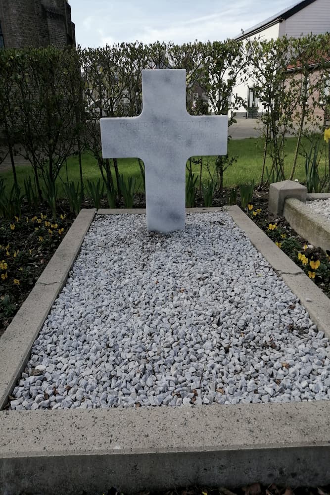 Memorial Robert Eugene Stover Old Cemetery Den Bommel #2