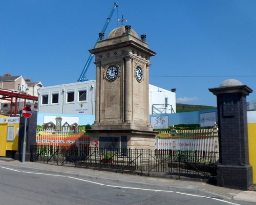 Oorlogsmonument Abercynon #1