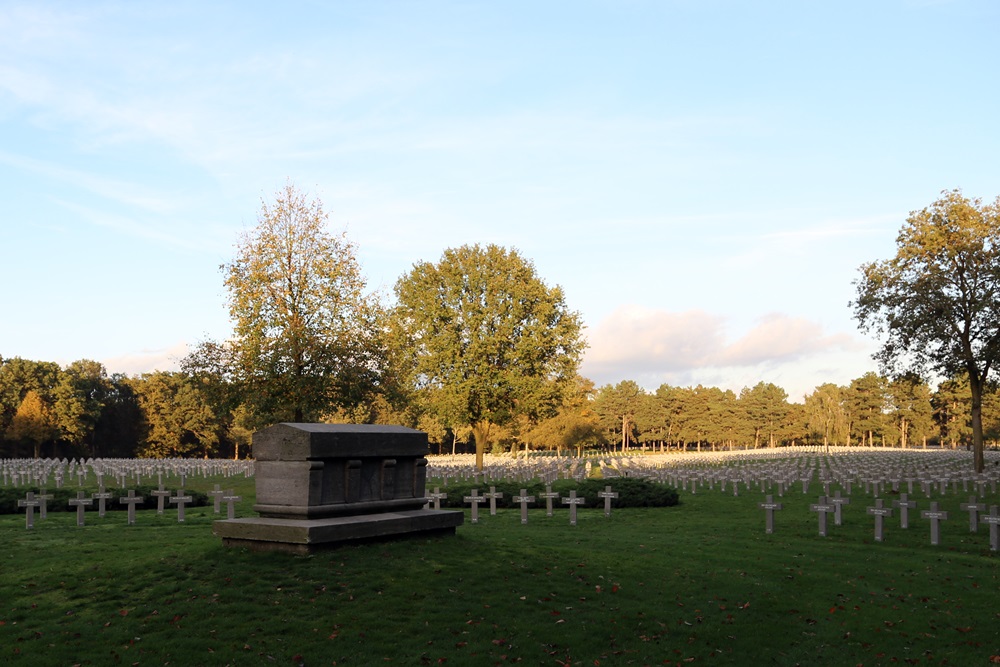 Monument WOl Oorlogsbegraafplaats Ysselsteyn #1