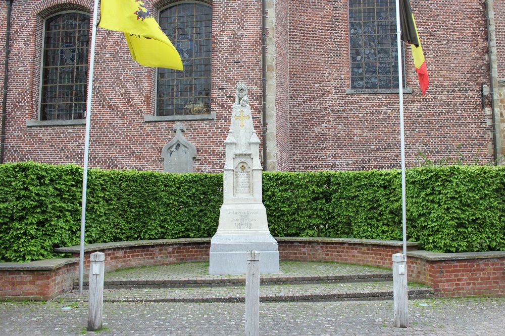 Oorlogsmonument Sint-Lievens-Esse #1