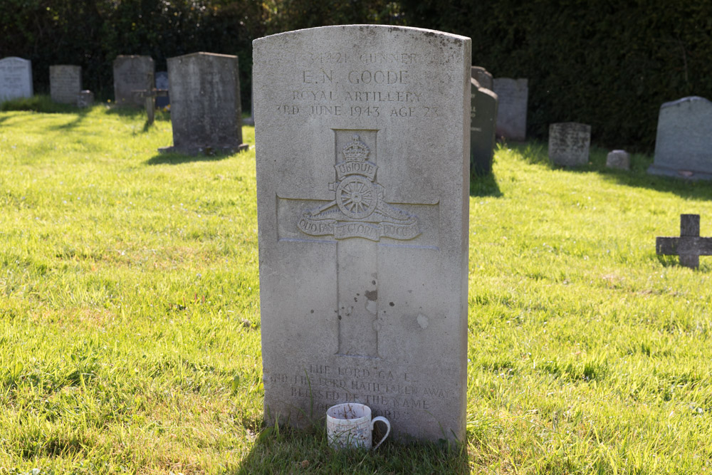 Oorlogsgraf van het Gemenebest St. Lawrence Churchyard