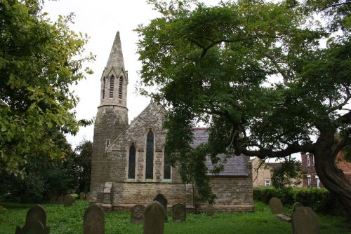 Oorlogsgraven van het Gemenebest St. Peter Churchyard