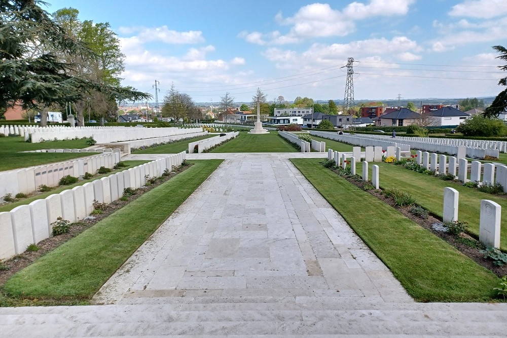 Oorlogsbegraafplaats van het Gemenebest St. Omer Souvenir Longuenesse