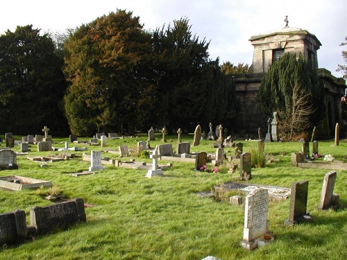 Oorlogsgraf van het Gemenebest St Mary and All Saints Churchyard