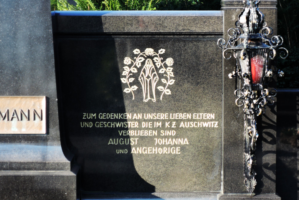 Memorial Grave Schtlen #4