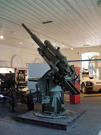 Militair Museum Manege en Artillerie Manege (Militair Museum van Finland)