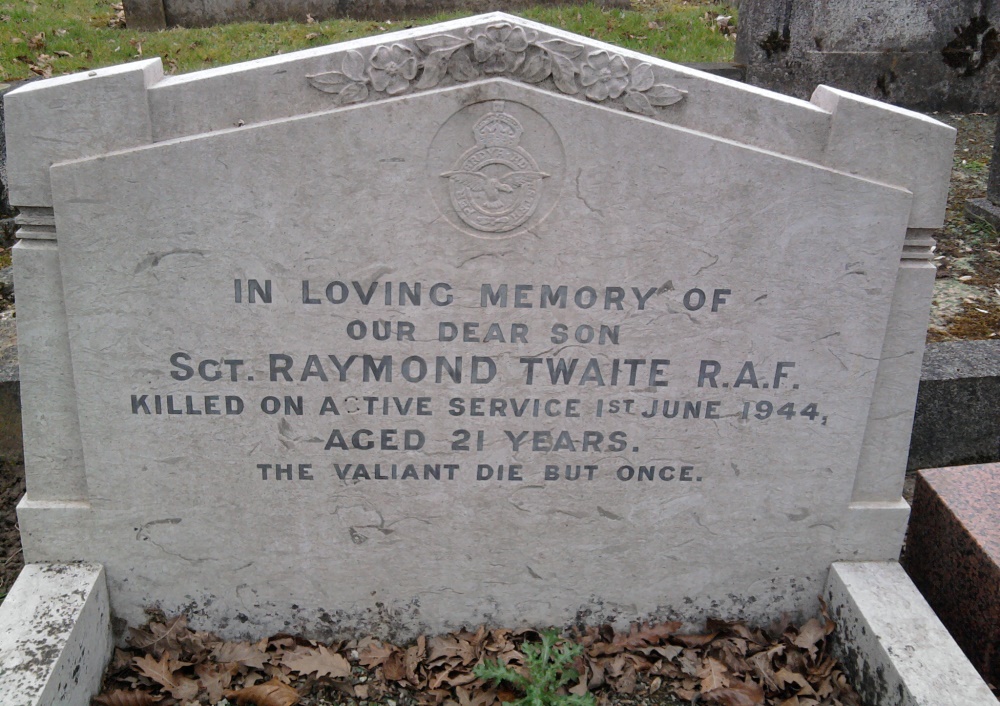 Commonwealth War Grave Christ Church Churchyard