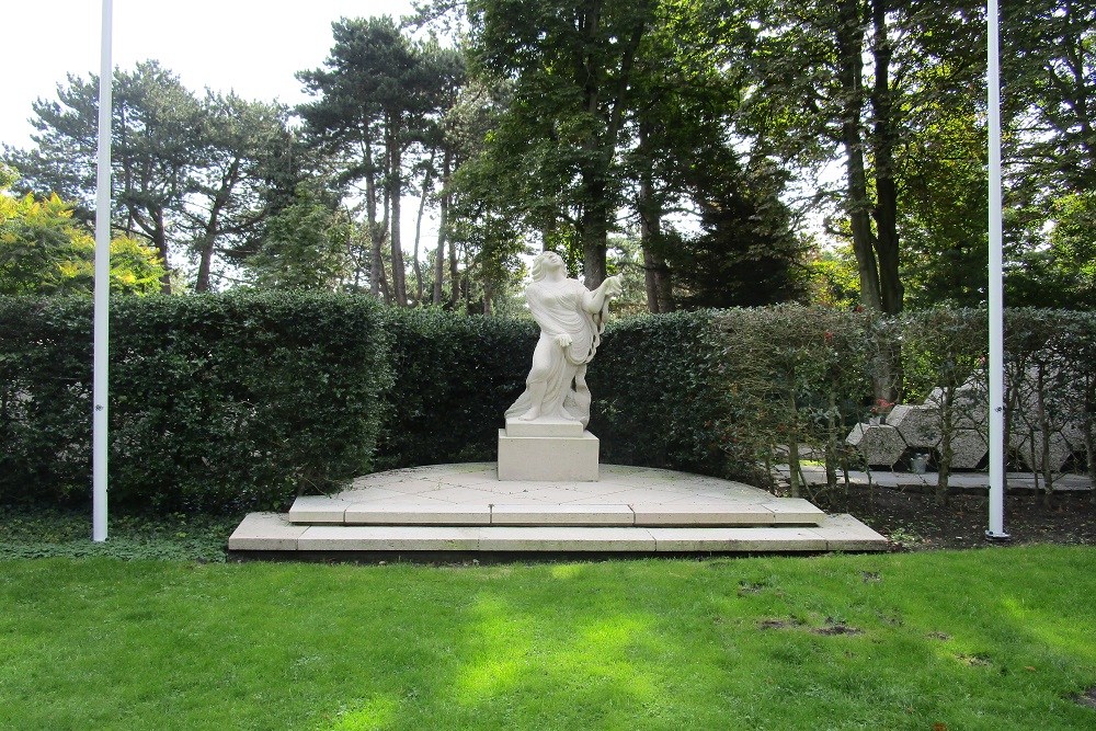 Monument 'Het Illegale Graf' Algemene Begraafplaats Crooswijk