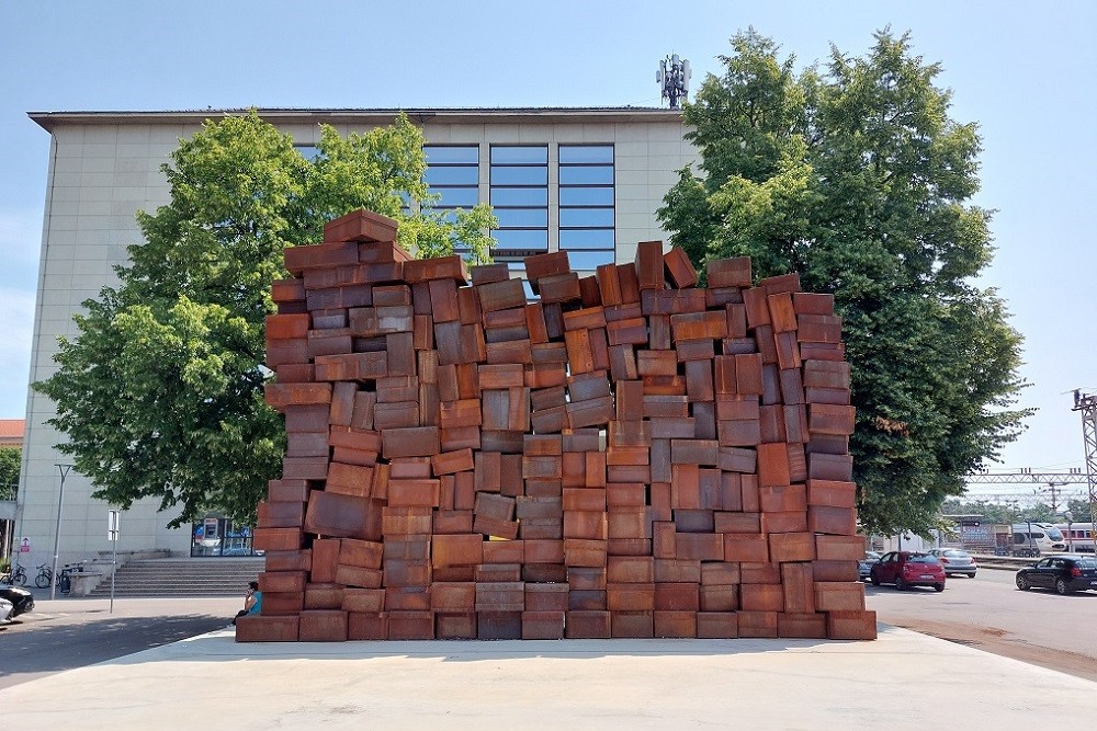 Holocaust Victims Memorial #1