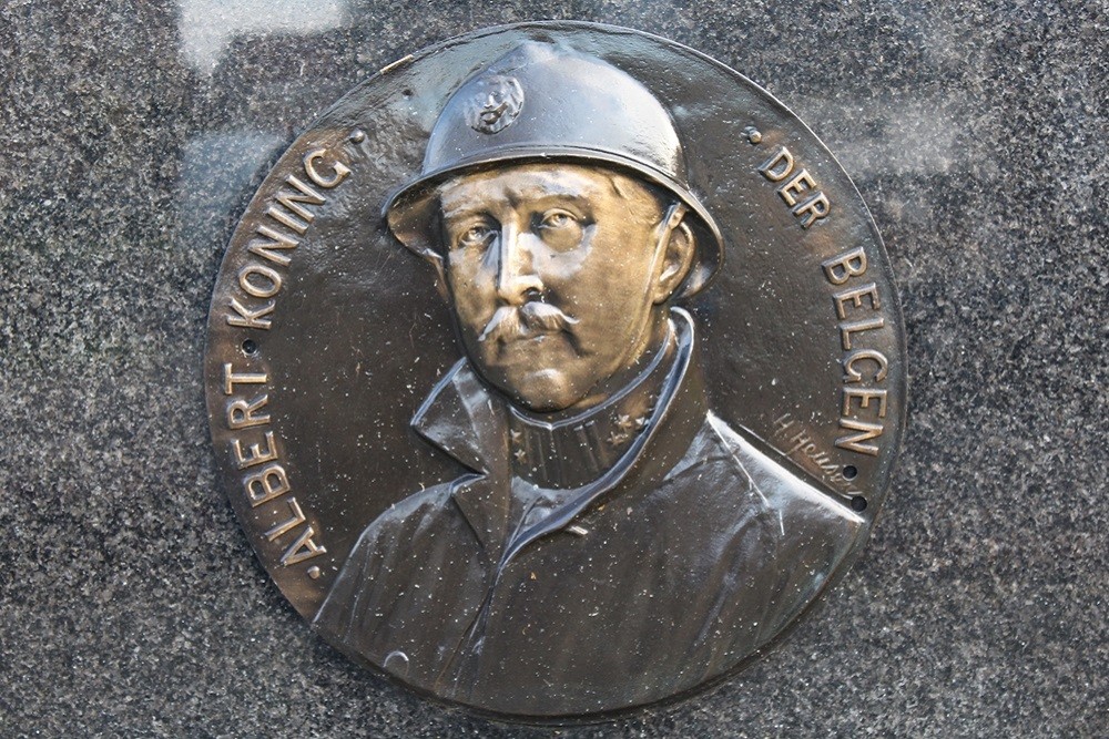 War Monument Waasmont #1
