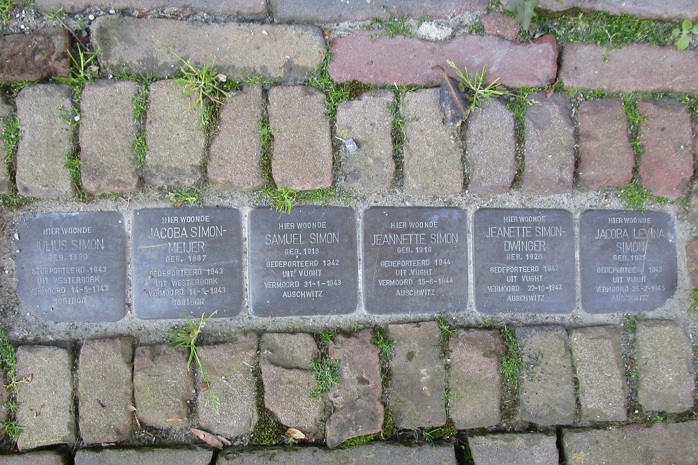 Stumbling Stones Doelenstraat 17