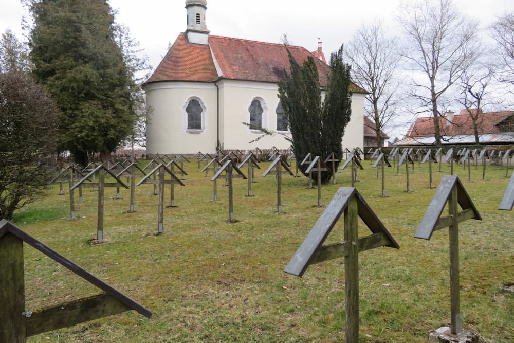Graves German War Criminals (Spöttinger Friedhof)